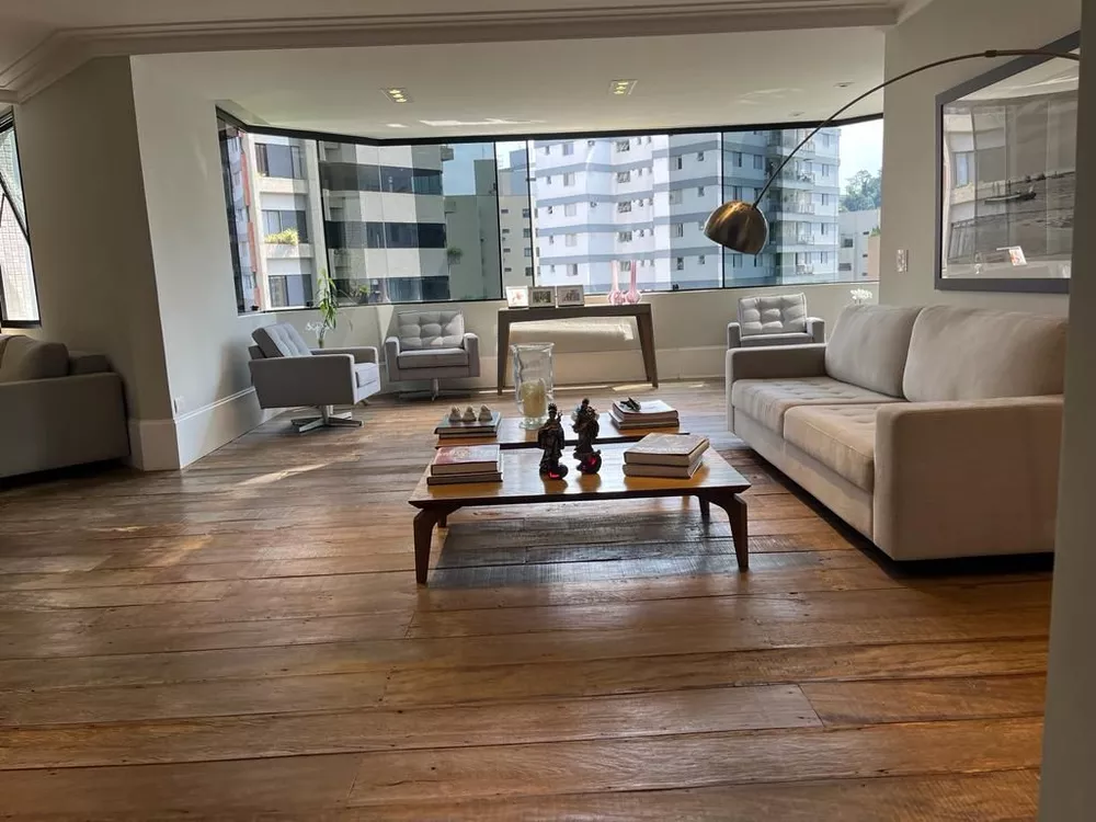 Apartamento à venda com 4 quartos, 326m² - Foto 1