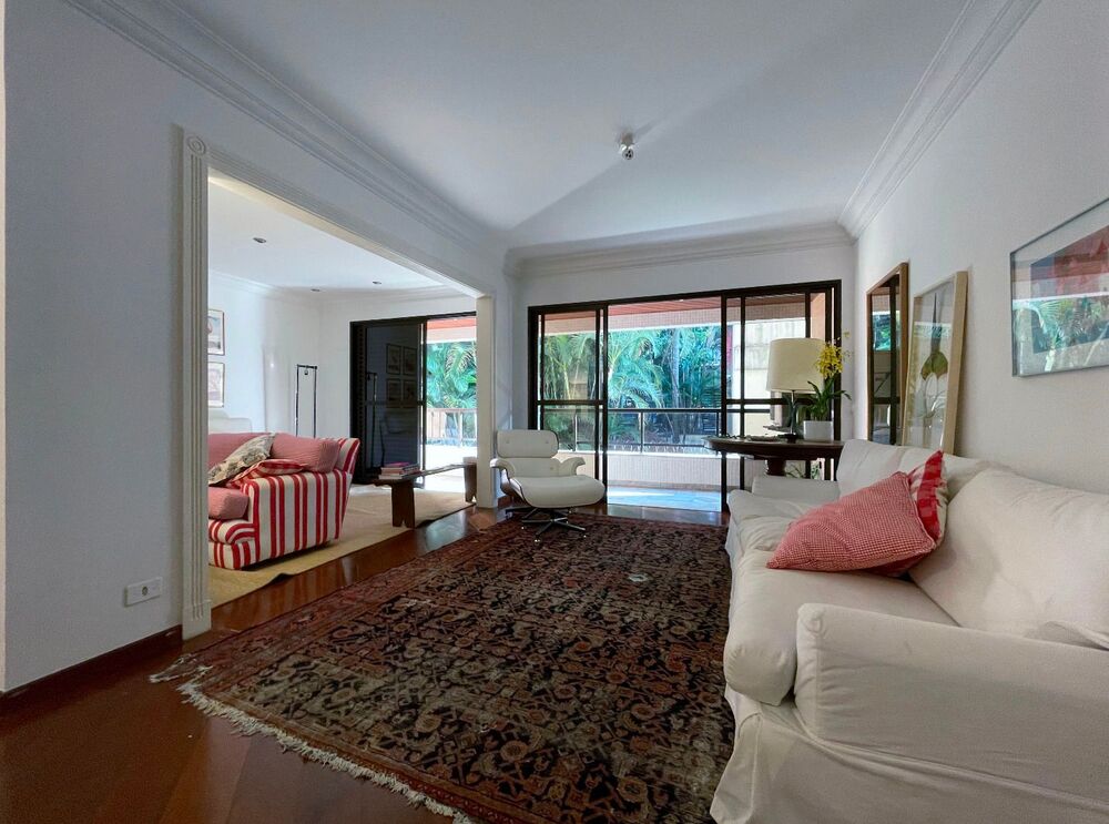 Apartamento à venda com 3 quartos, 131m² - Foto 1