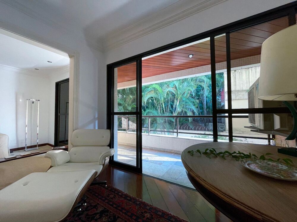 Apartamento à venda com 3 quartos, 131m² - Foto 4