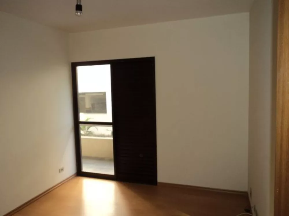 Apartamento à venda com 4 quartos, 140m² - Foto 2