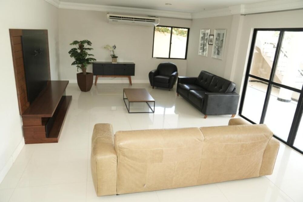 Casa à venda e aluguel com 4 quartos - Foto 2