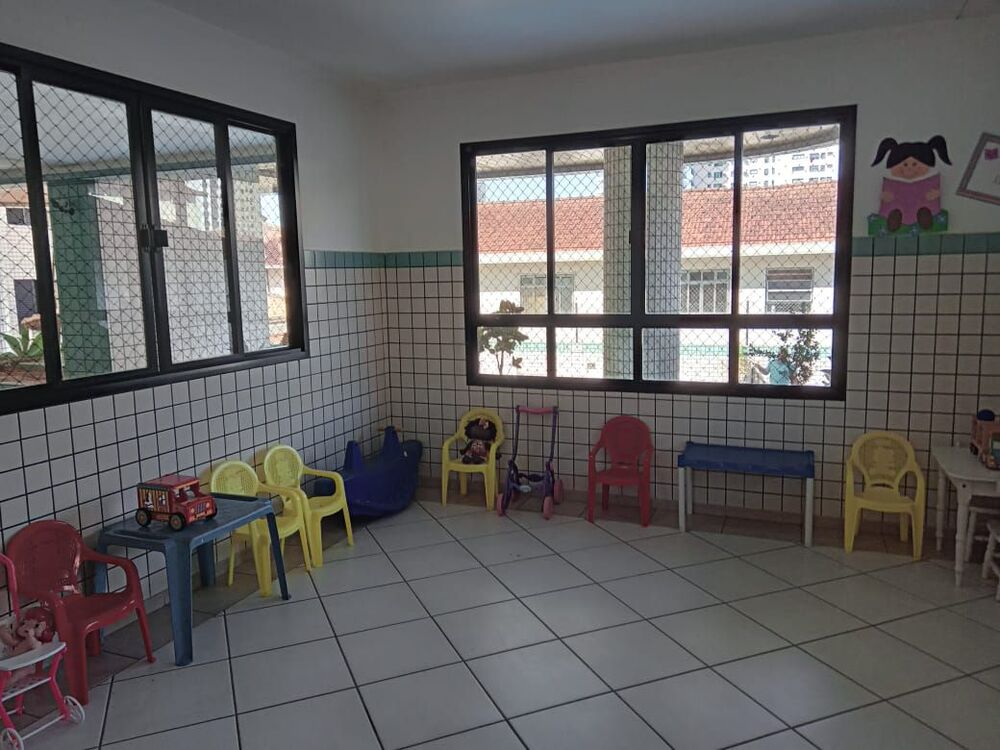 Apartamento à venda com 4 quartos, 150m² - Foto 4