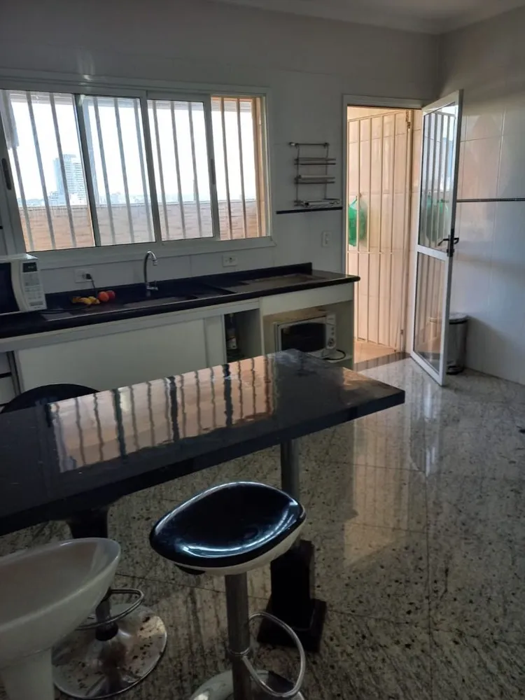 Sobrado, 3 quartos, 198 m² - Foto 1