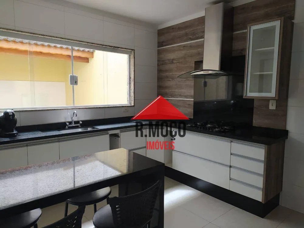 Sobrado, 3 quartos, 184 m² - Foto 2
