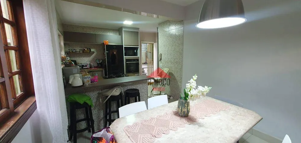 Casa, 3 quartos, 191 m² - Foto 4