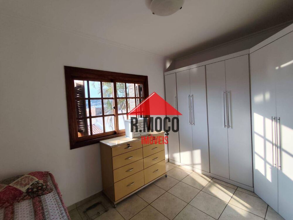 Casa, 5 quartos, 160 m² - Foto 1