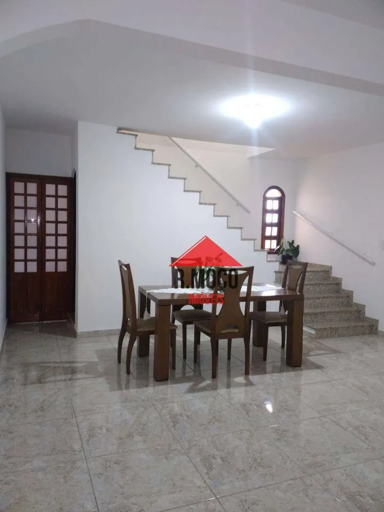 Sobrado, 3 quartos, 398 m² - Foto 1