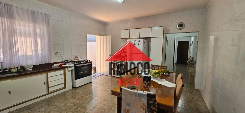 Casa, 2 quartos, 213 m² - Foto 1
