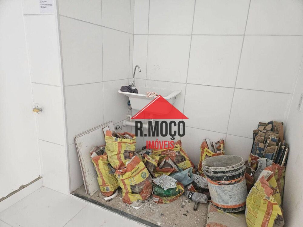 Apartamento para alugar com 2 quartos, 37m² - Foto 2