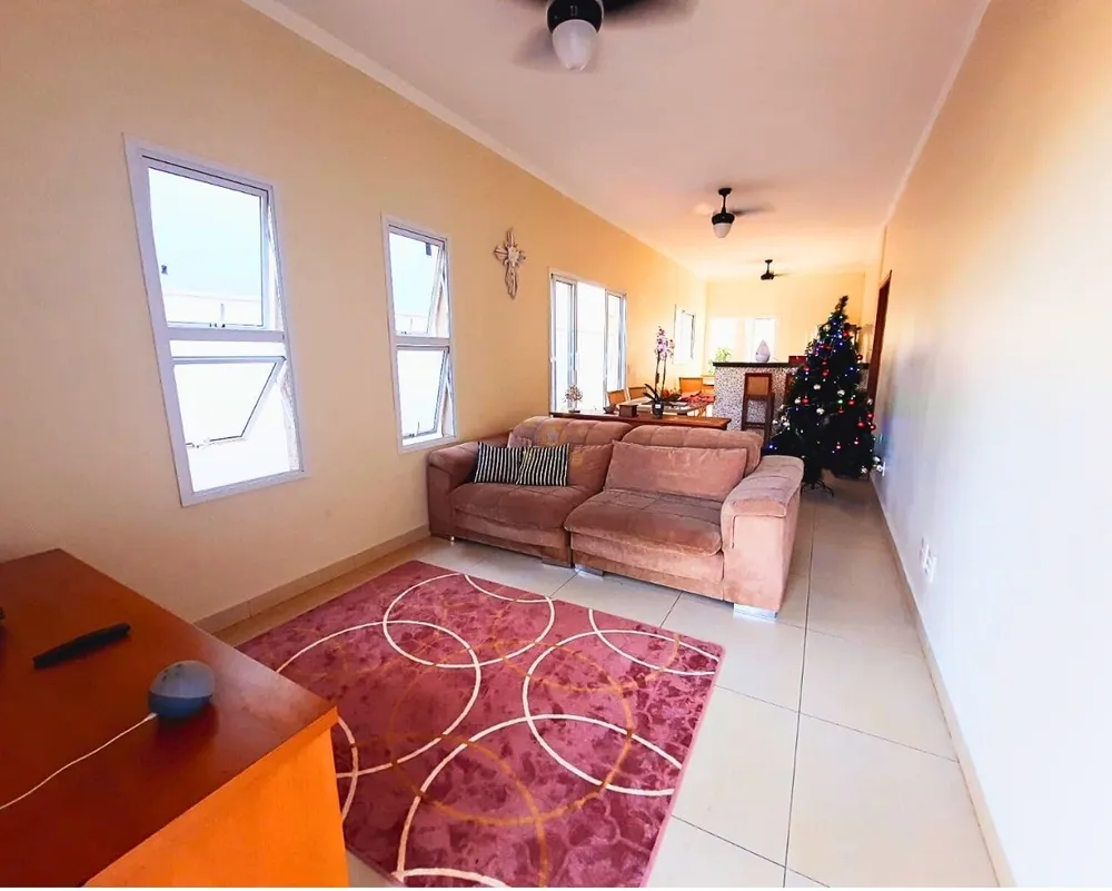 Casa, 3 quartos, 210 m² - Foto 1