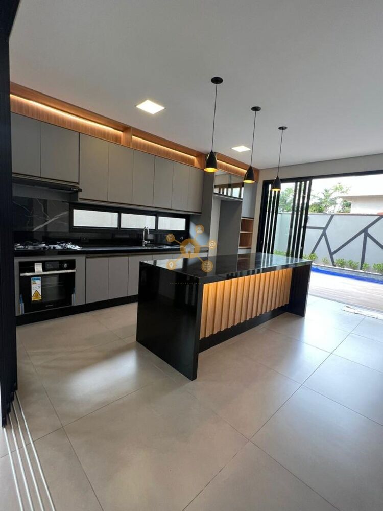 Casa, 3 quartos, 193 m² - Foto 2