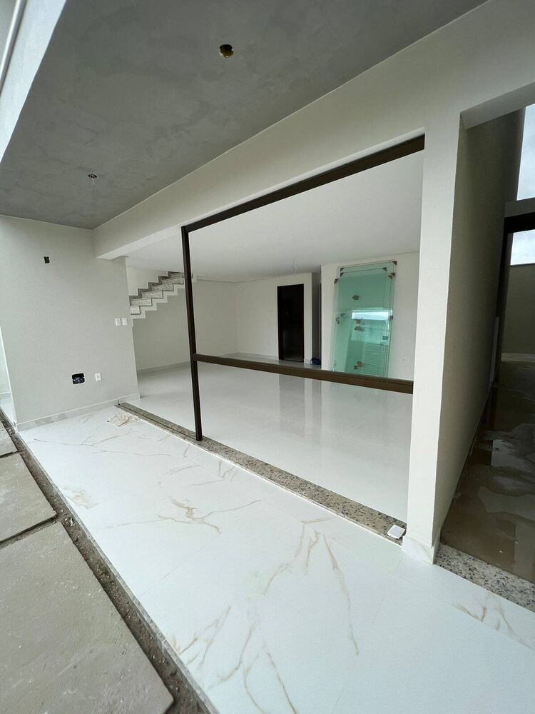 Casa à venda com 4 quartos, 152m² - Foto 4