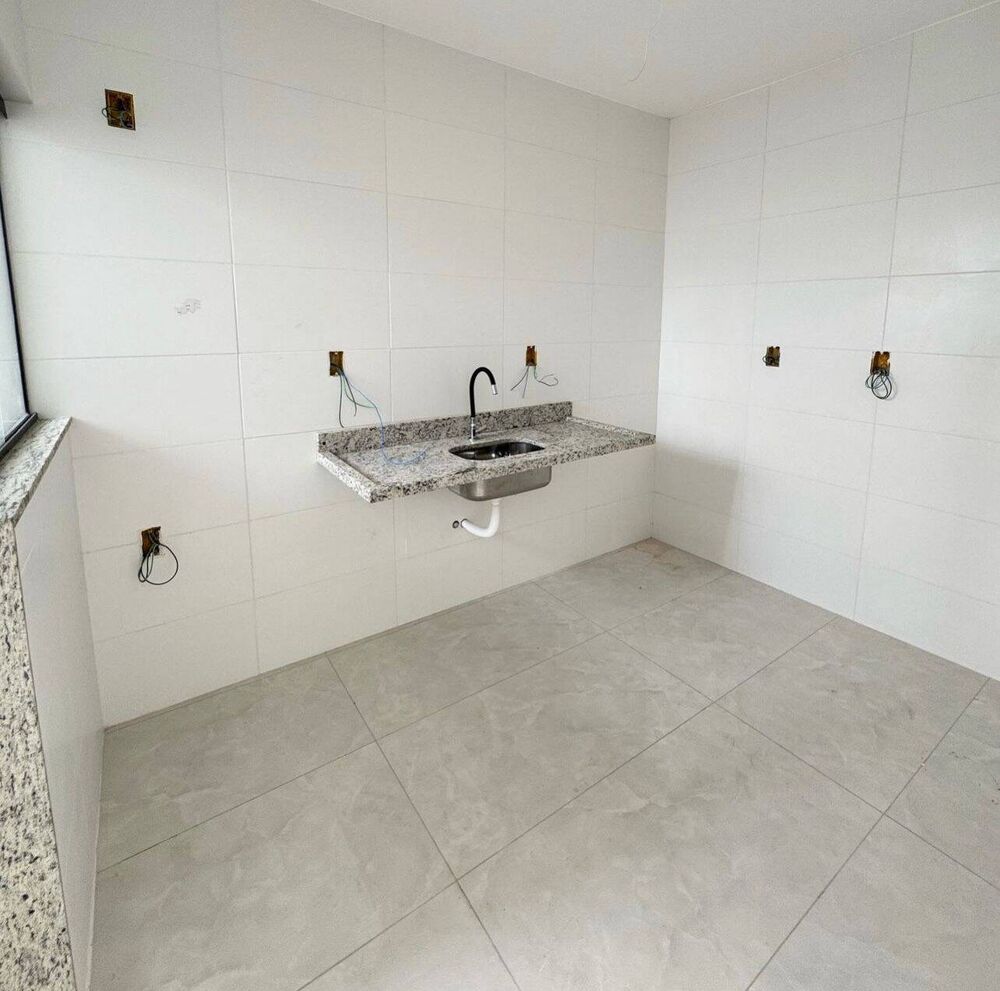 Casa à venda com 3 quartos, 77m² - Foto 4