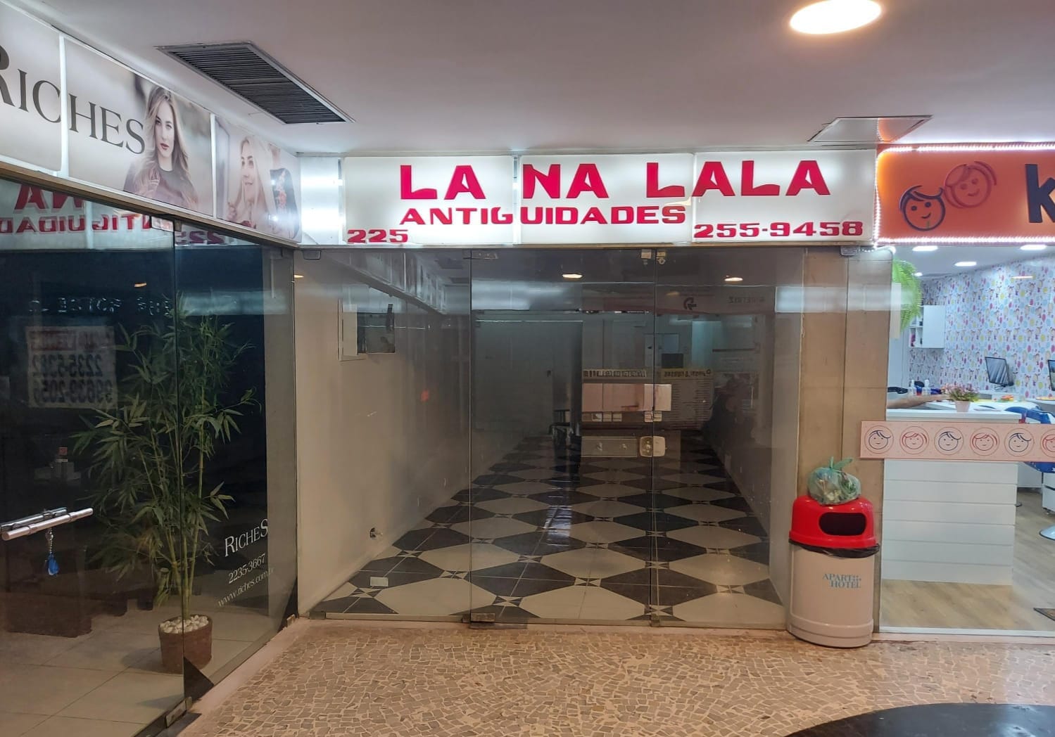 Loja Shopping-Centro Comercial à venda, 28m² - Foto 1