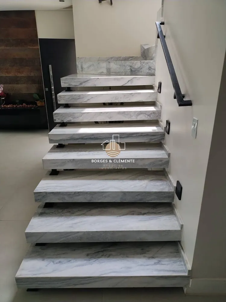 Casa, 3 quartos, 256 m² - Foto 4