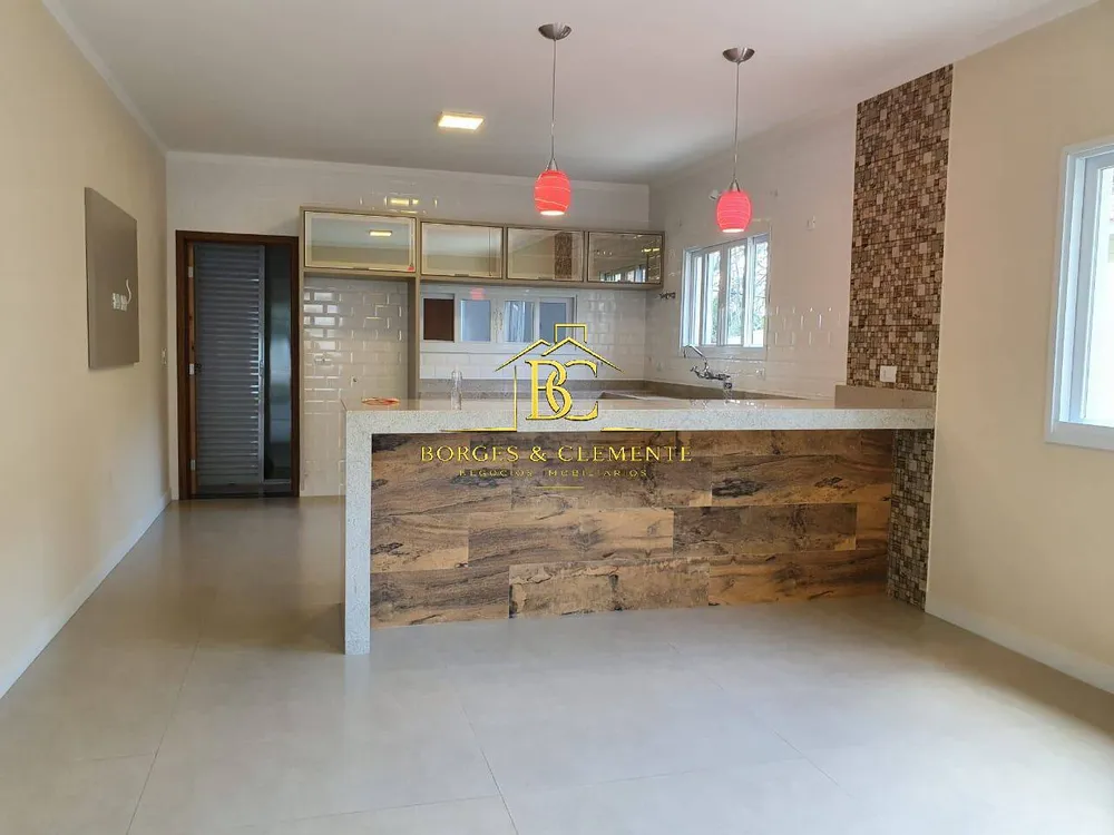 Casa, 4 quartos, 323 m² - Foto 1