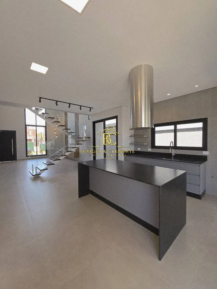 Casa, 3 quartos, 226 m² - Foto 1