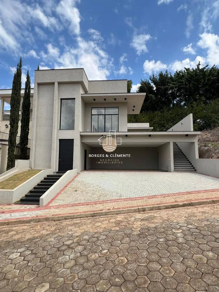Casa, 3 quartos, 216 m² - Foto 1