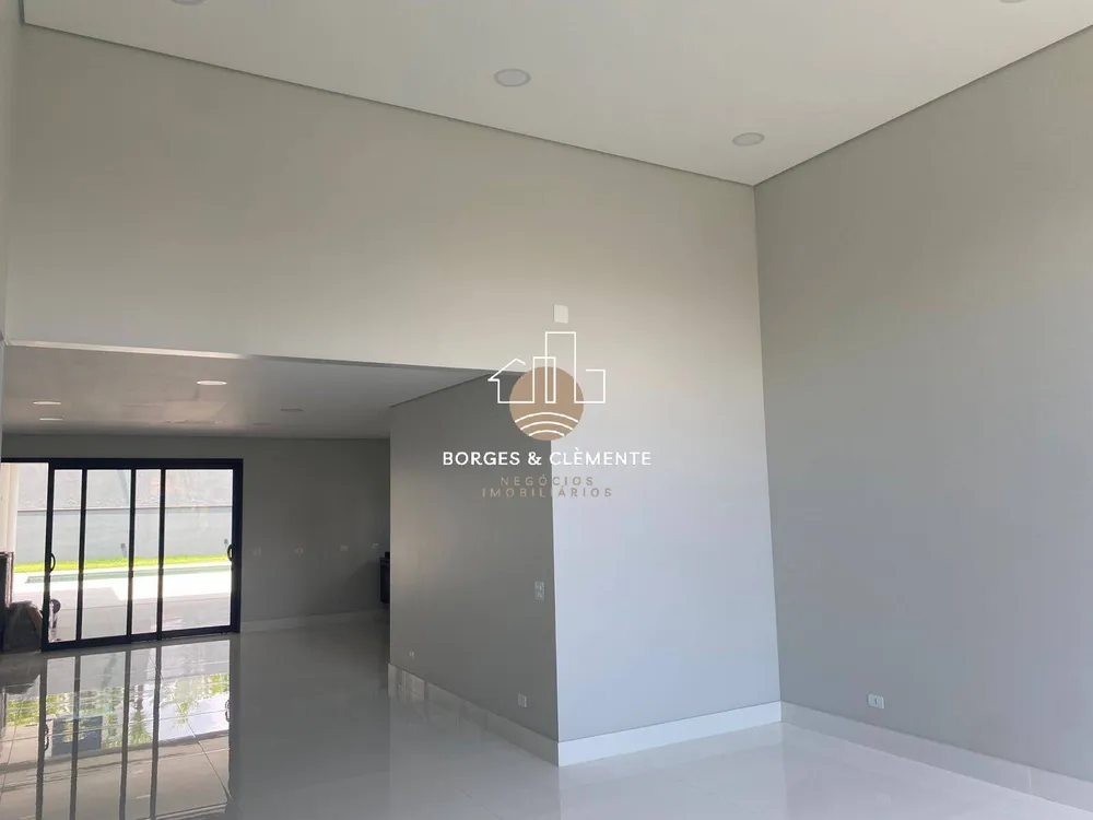 Casa, 4 quartos, 249 m² - Foto 1