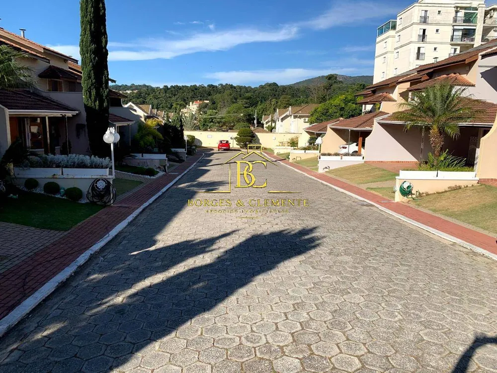 Casa, 3 quartos, 279 m² - Foto 1