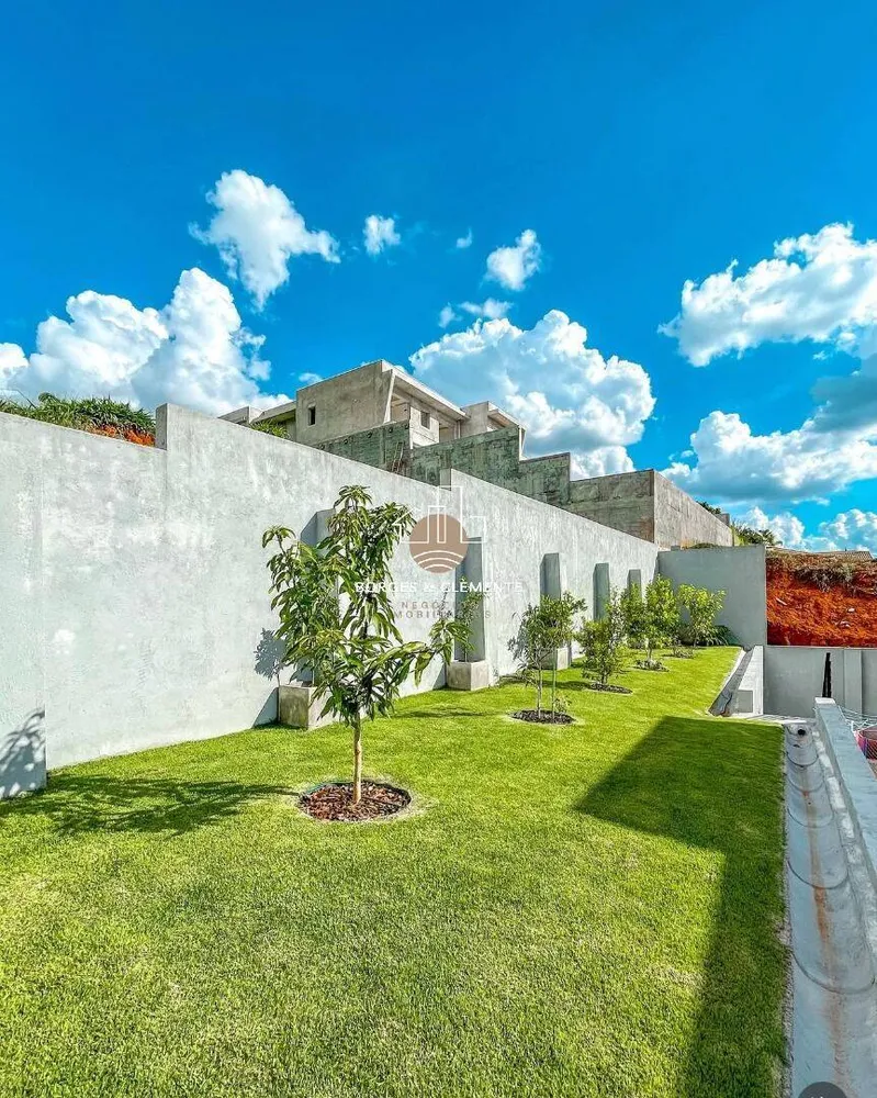 Casa, 5 quartos, 837 m² - Foto 1