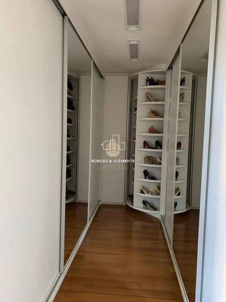 Apartamento, 3 quartos, 197 m² - Foto 1