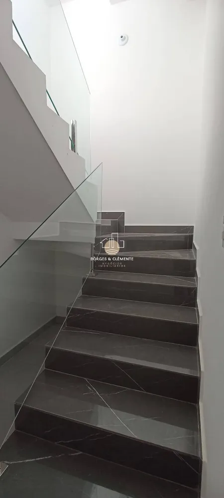 Casa, 3 quartos, 197 m² - Foto 1