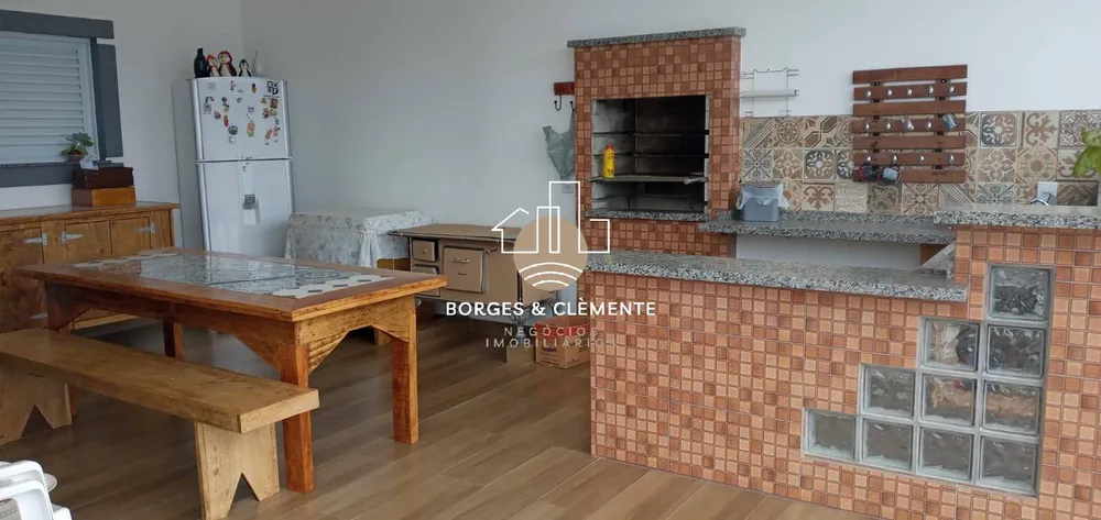 Casa, 3 quartos, 320 m² - Foto 1