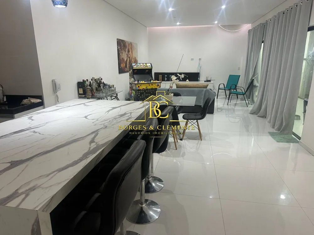 Casa, 3 quartos, 200 m² - Foto 2