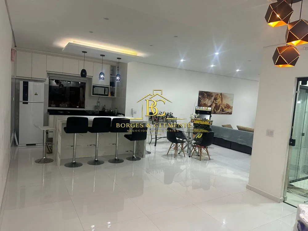 Casa, 3 quartos, 200 m² - Foto 1