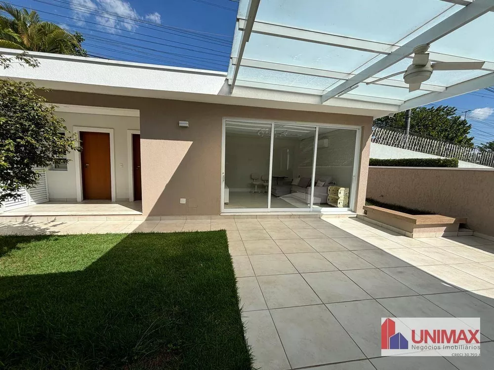 Casa de Condomínio à venda com 4 quartos, 270m² - Foto 1