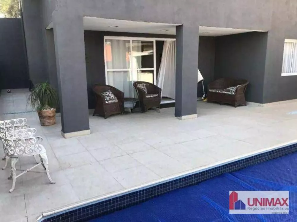 Casa de Condomínio à venda com 3 quartos, 250m² - Foto 2