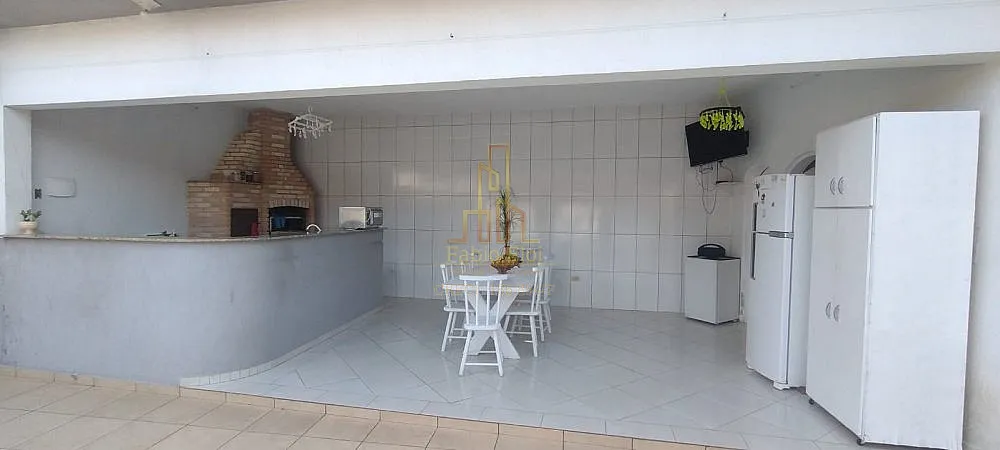 Casa, 3 quartos, 211 m² - Foto 1