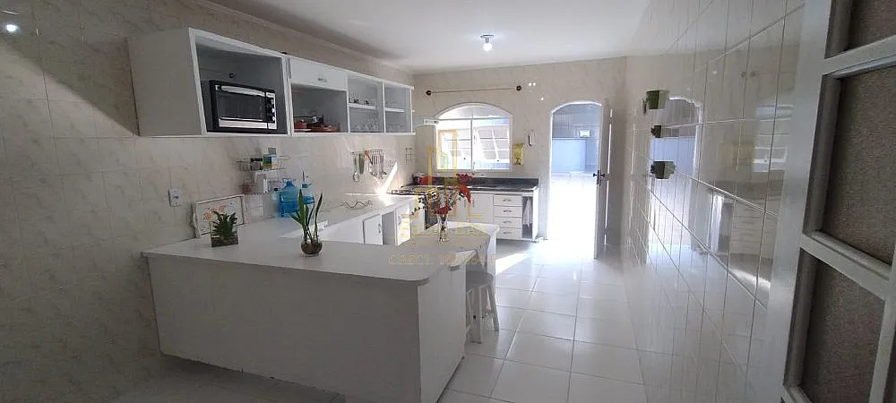 Casa, 3 quartos, 211 m² - Foto 3