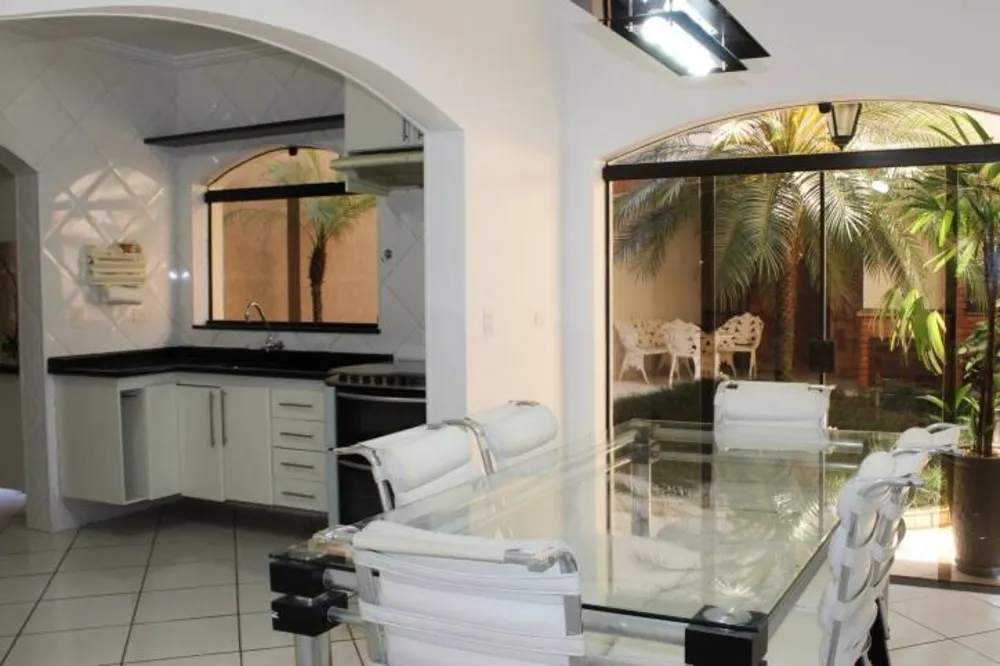 Sobrado, 3 quartos, 231 m² - Foto 2