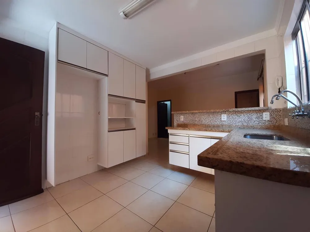Sobrado, 3 quartos, 236 m² - Foto 3