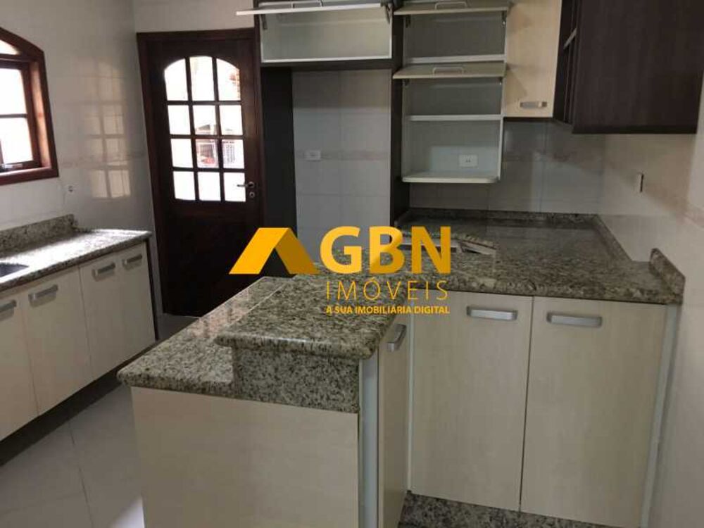 Casa à venda e aluguel com 3 quartos, 180m² - Foto 8