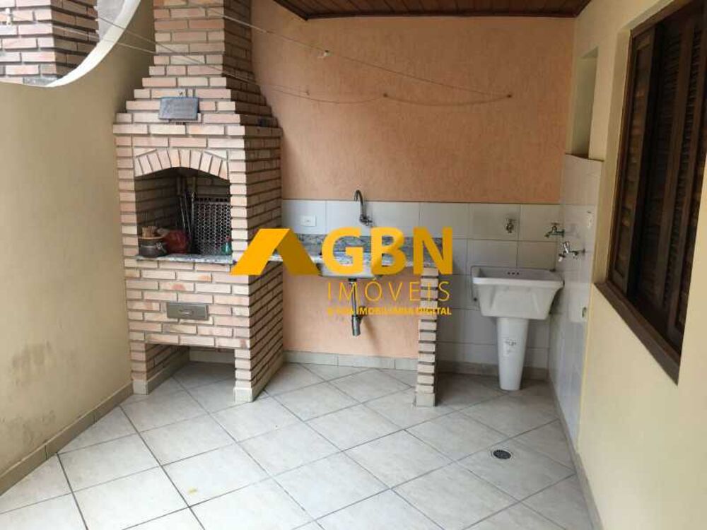 Casa à venda e aluguel com 3 quartos, 180m² - Foto 3