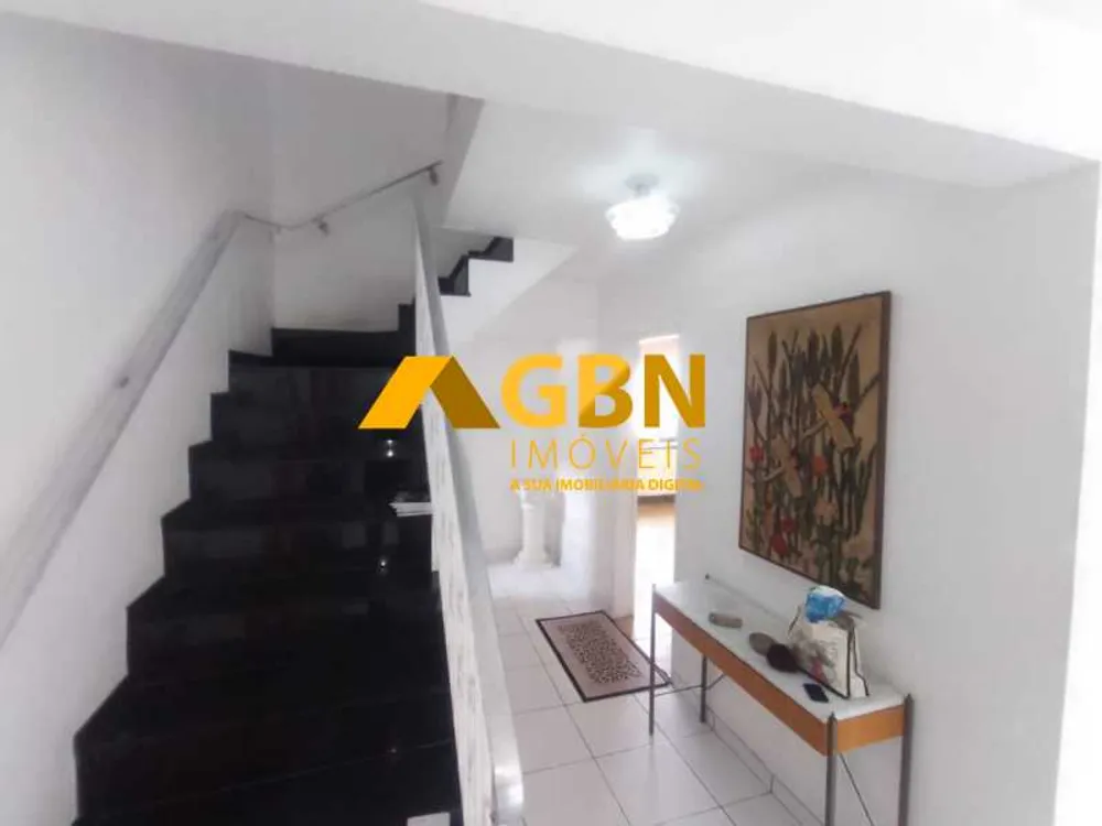 Casa, 3 quartos, 250 m² - Foto 2