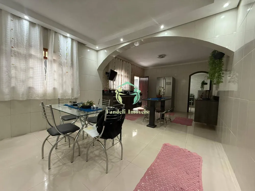 Sobrado, 5 quartos, 268 m² - Foto 1