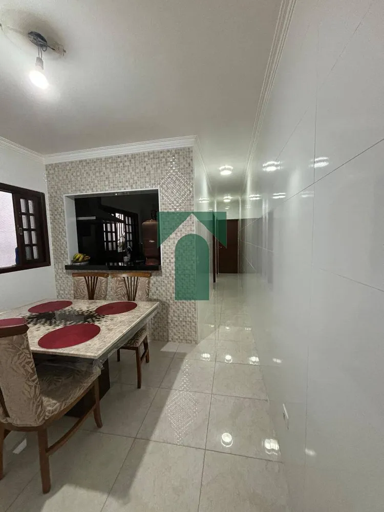 Sobrado, 3 quartos, 248 m² - Foto 2