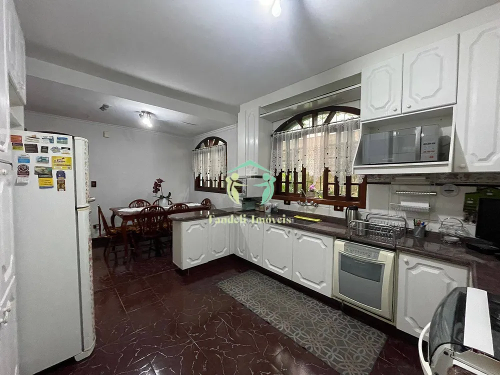 Sobrado, 3 quartos, 240 m² - Foto 2