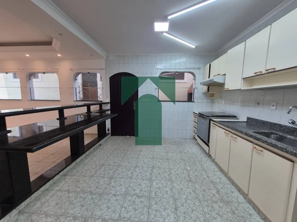 Sobrado, 3 quartos, 319 m² - Foto 2