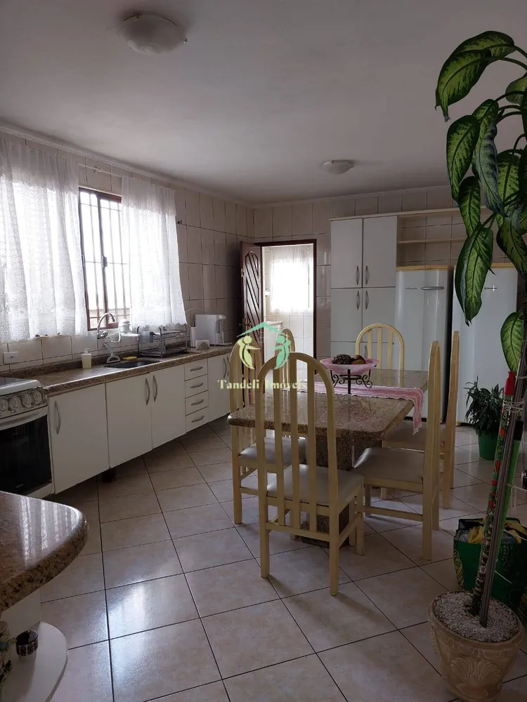 Sobrado, 3 quartos, 222 m² - Foto 1