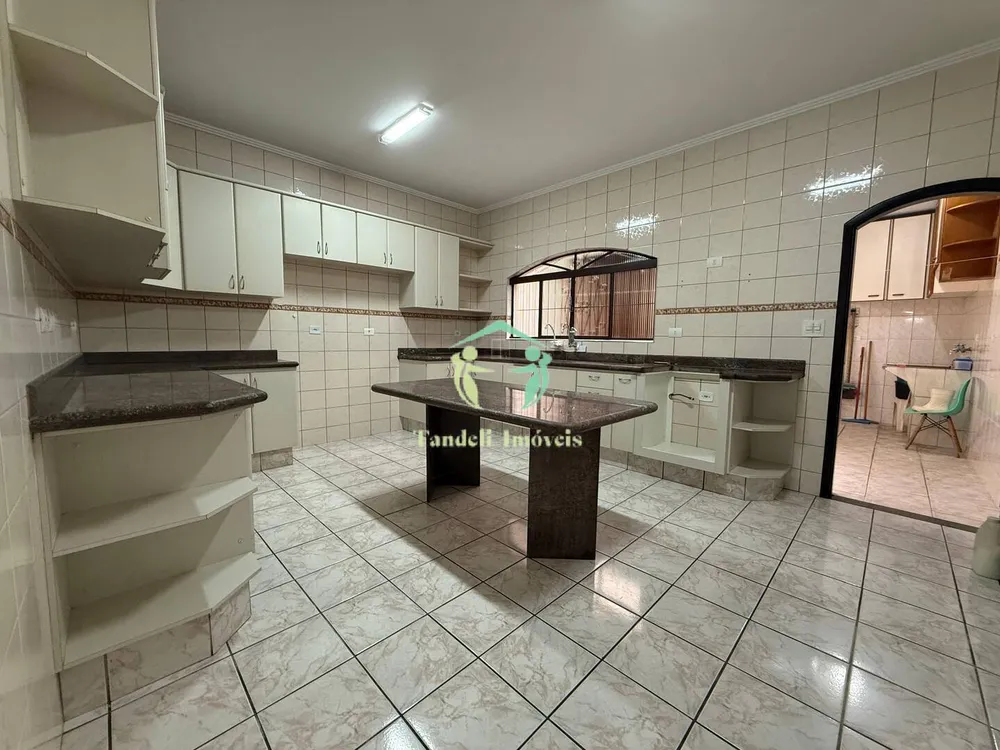 Sobrado, 3 quartos, 198 m² - Foto 1