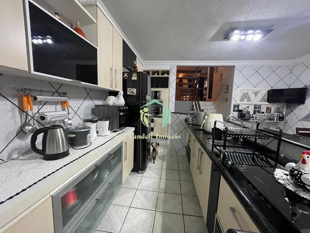 Sobrado, 3 quartos, 269 m² - Foto 2
