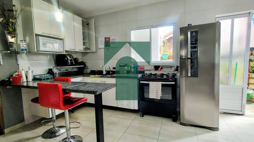 Casa, 3 quartos, 230 m² - Foto 3