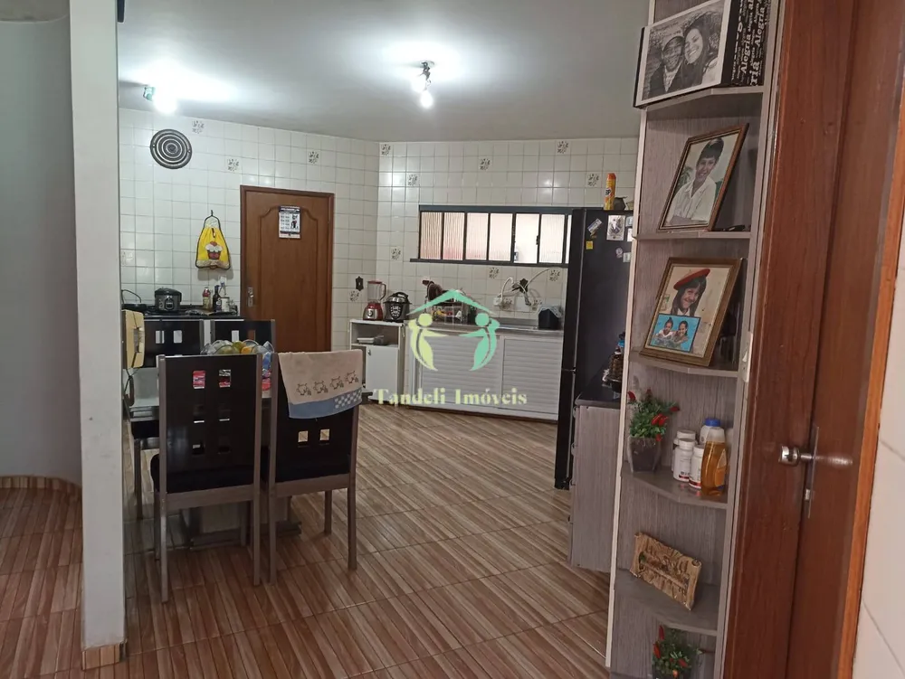 Casa, 3 quartos, 212 m² - Foto 4