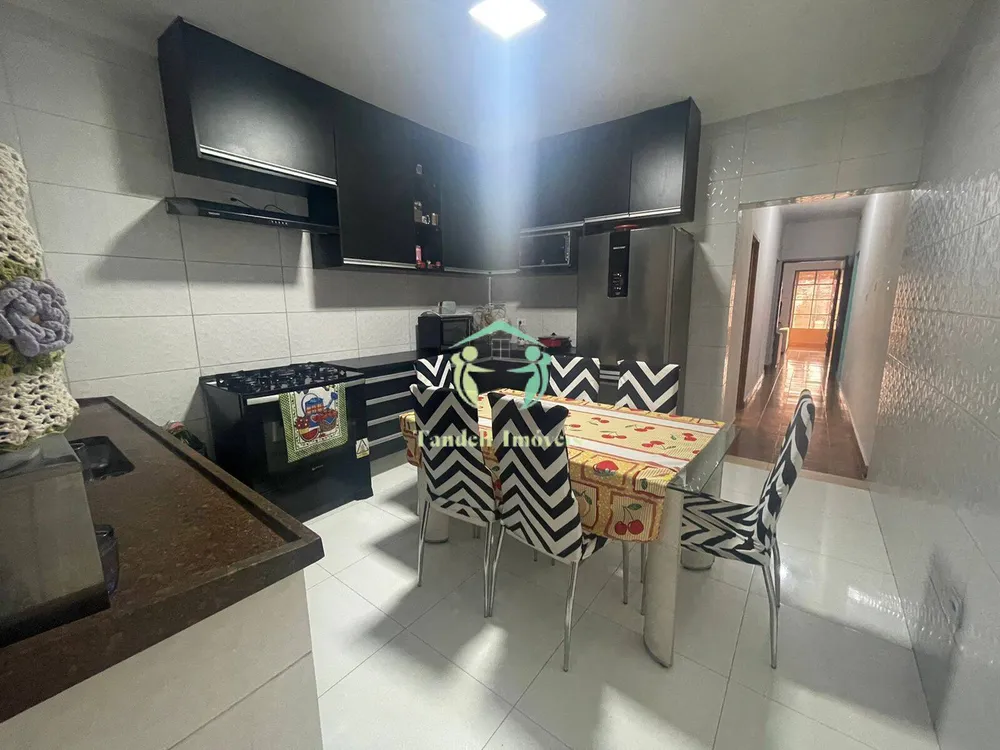 Casa, 3 quartos, 183 m² - Foto 1
