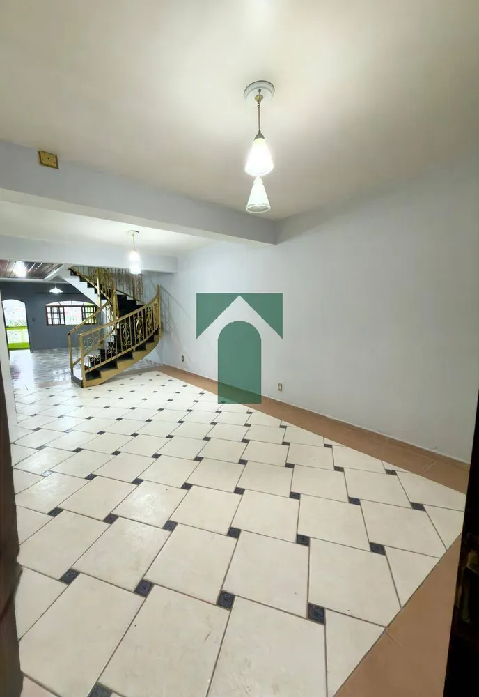 Casa, 3 quartos, 315 m² - Foto 3